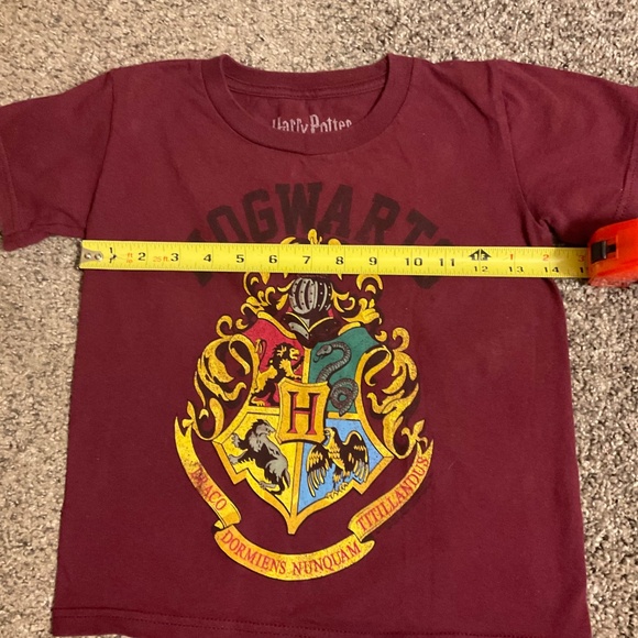 Harry Potter Hogwarts Maroon T Shirt Kids Sz XXS (4/5) Short Sleeves 100% Cotton - Picture 3 of 8
